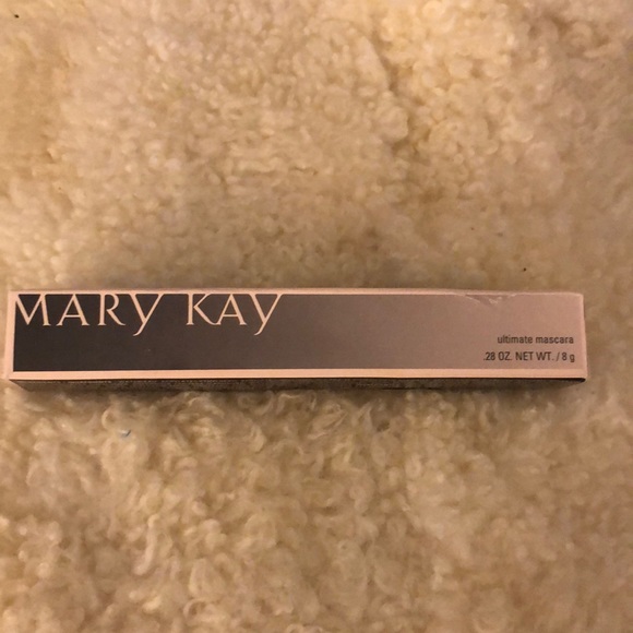 Ultimate Mascara - Picture 1 of 2